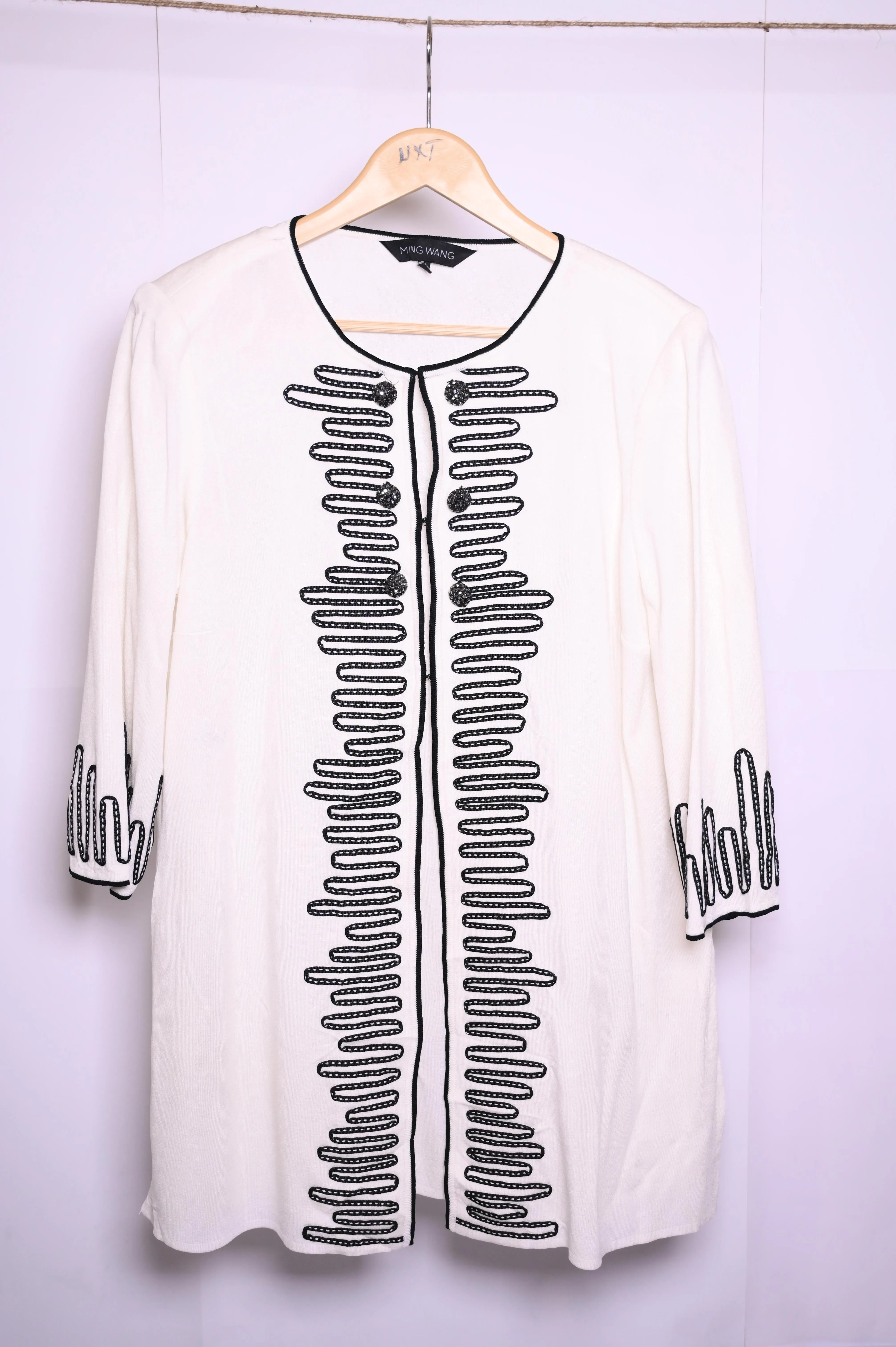 Ming Wang White Button Down Jacket – Medium